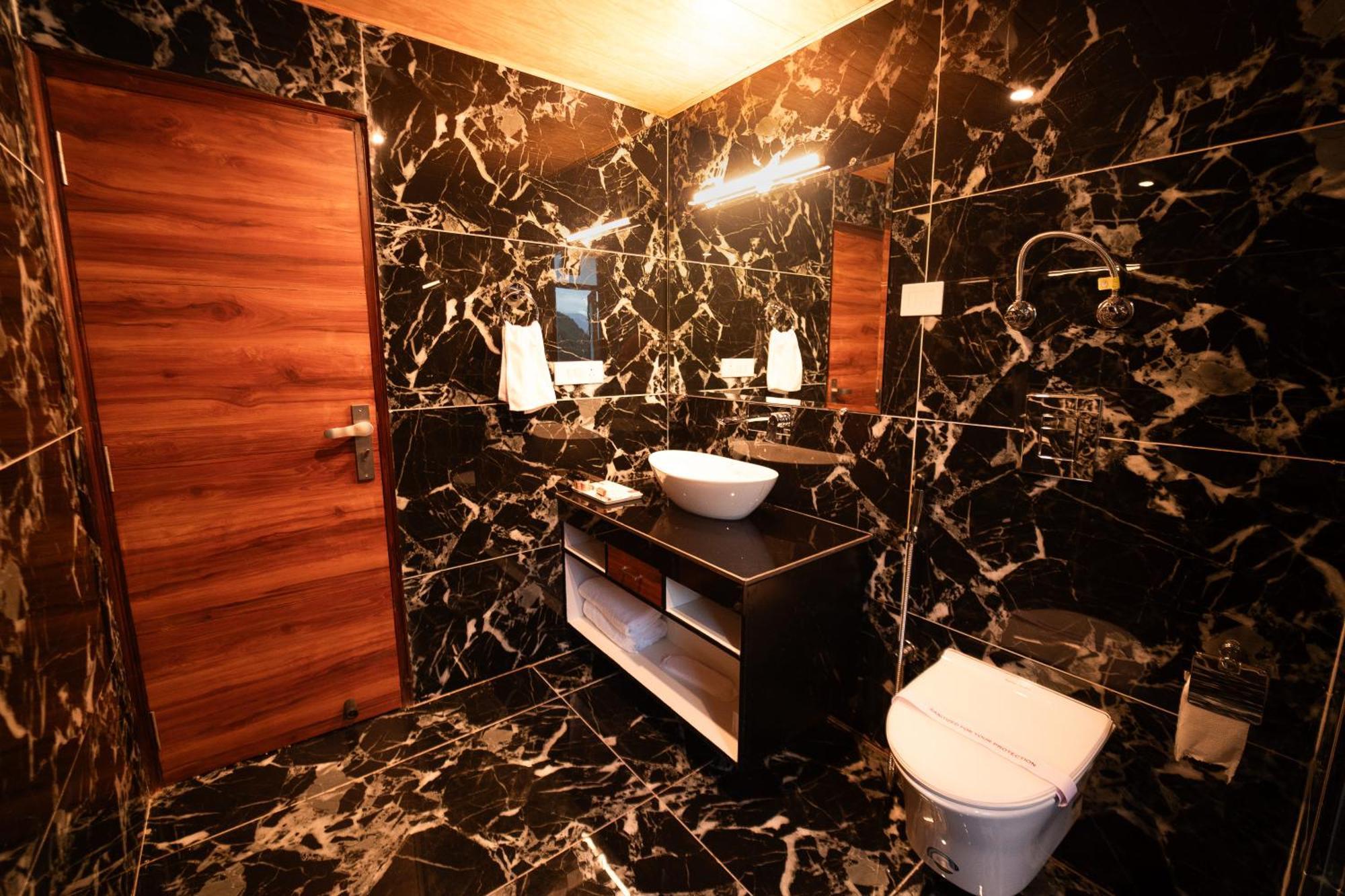 Nazaara - A Luxe Retreat Hotel Manāli Buitenkant foto